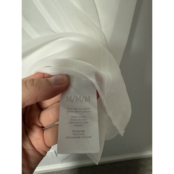 Cabi Size Medium Pleated Blouse Top White Sleeveless Business Casual - Picture 3 of 4